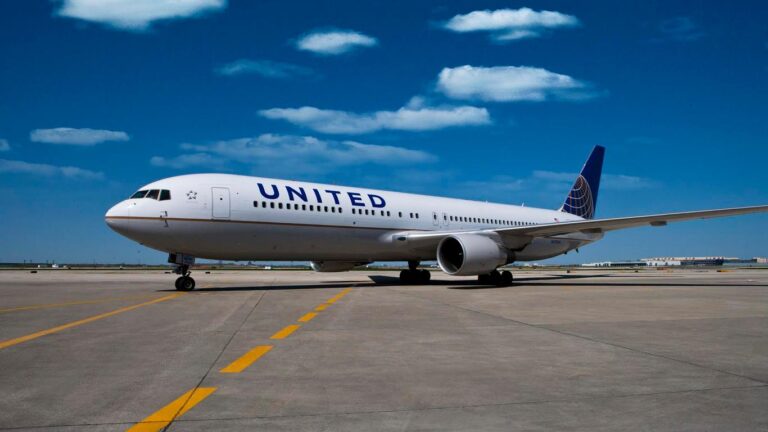 United Airlines Flight UA770 emergency diversion